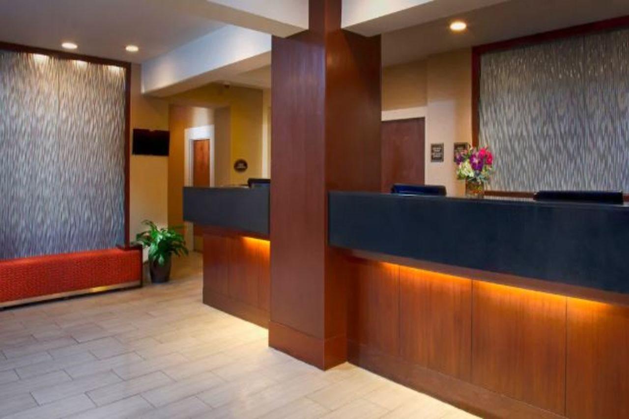 Doubletree By Hilton Norwalk Hotel Buitenkant foto