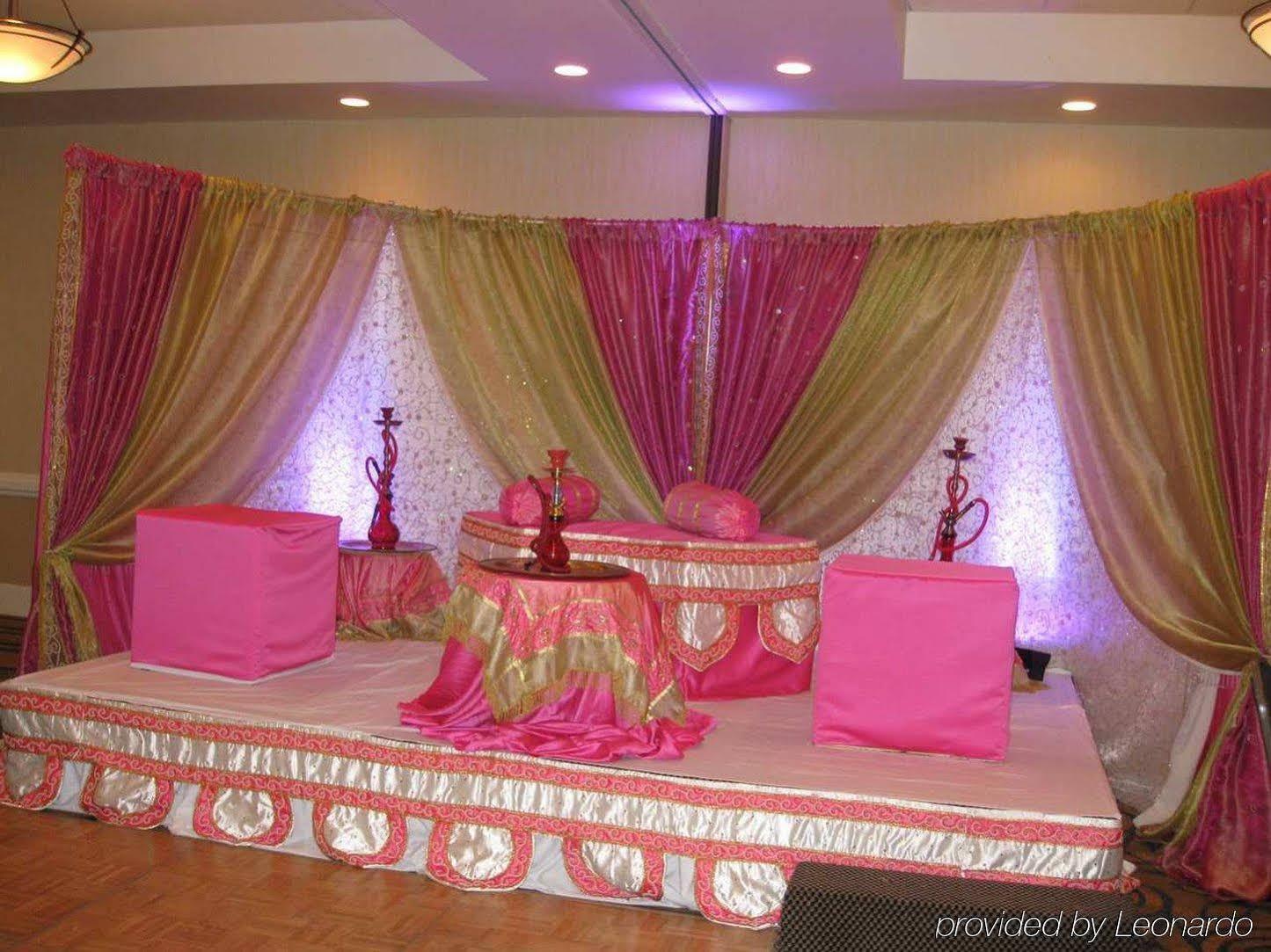 Doubletree By Hilton Norwalk Hotel Buitenkant foto