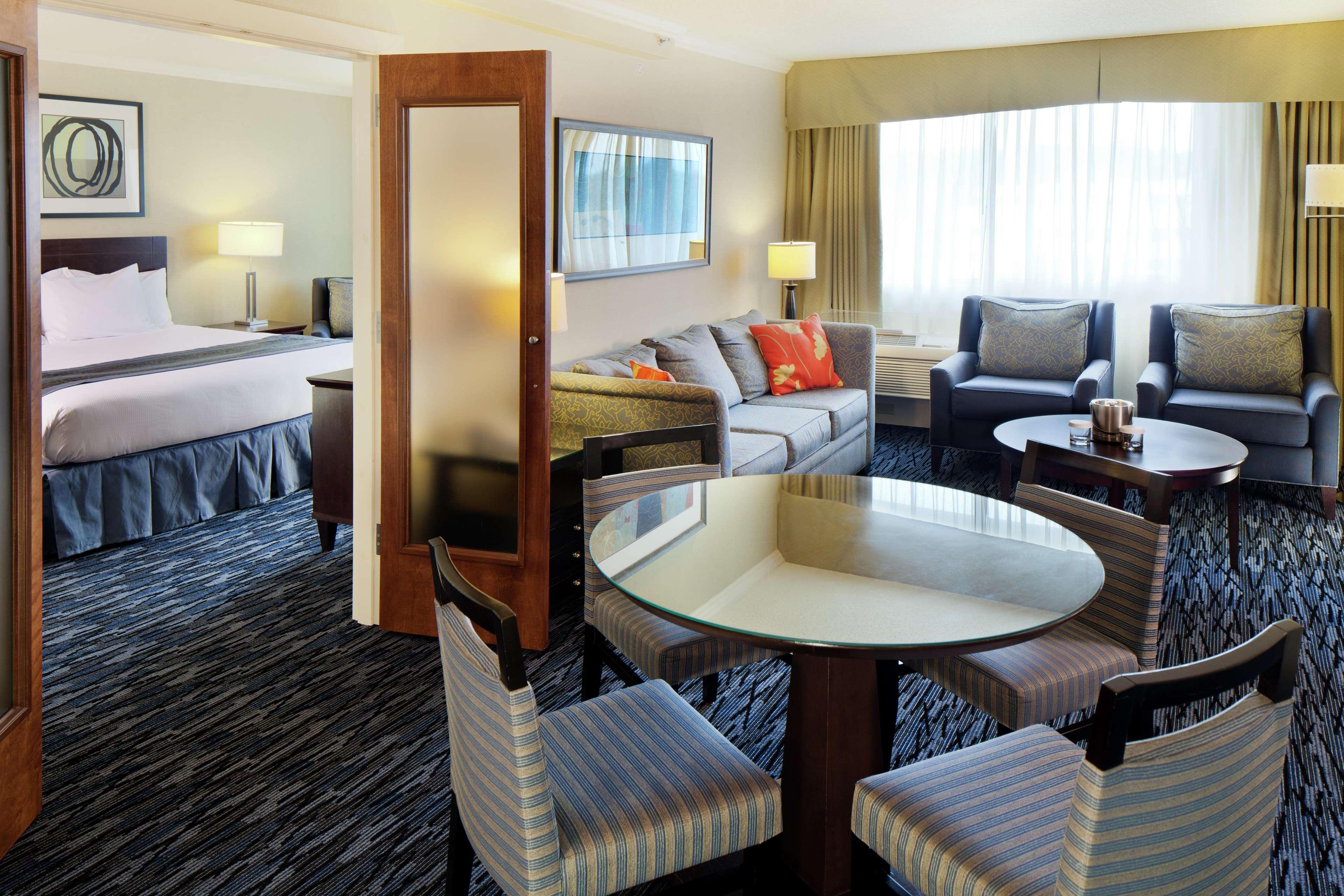 Doubletree By Hilton Norwalk Hotel Kamer foto