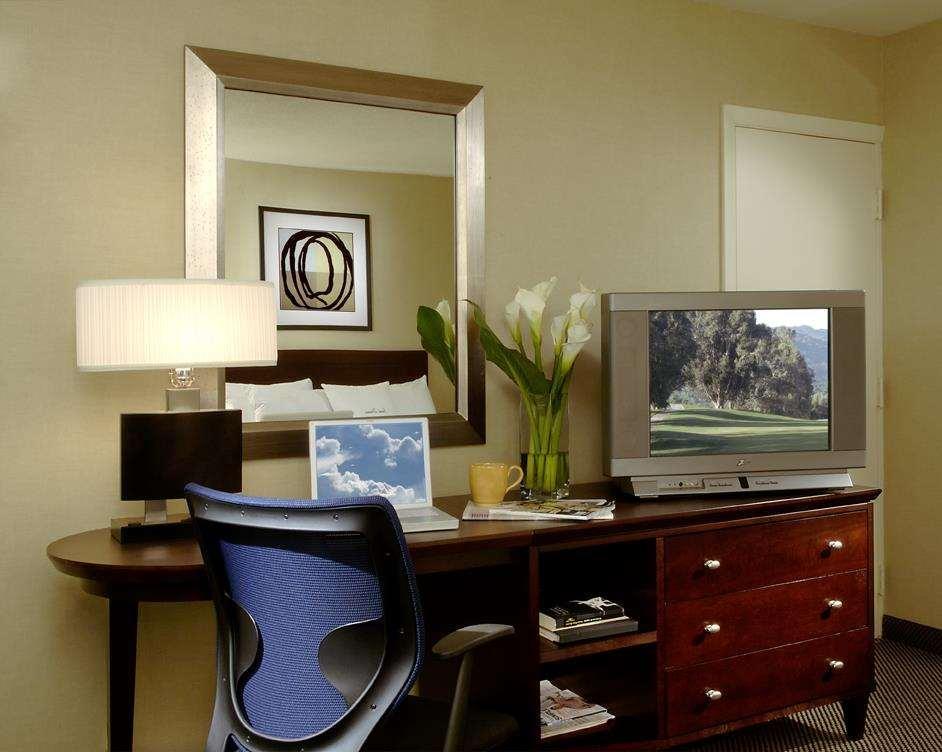 Doubletree By Hilton Norwalk Hotel Kamer foto