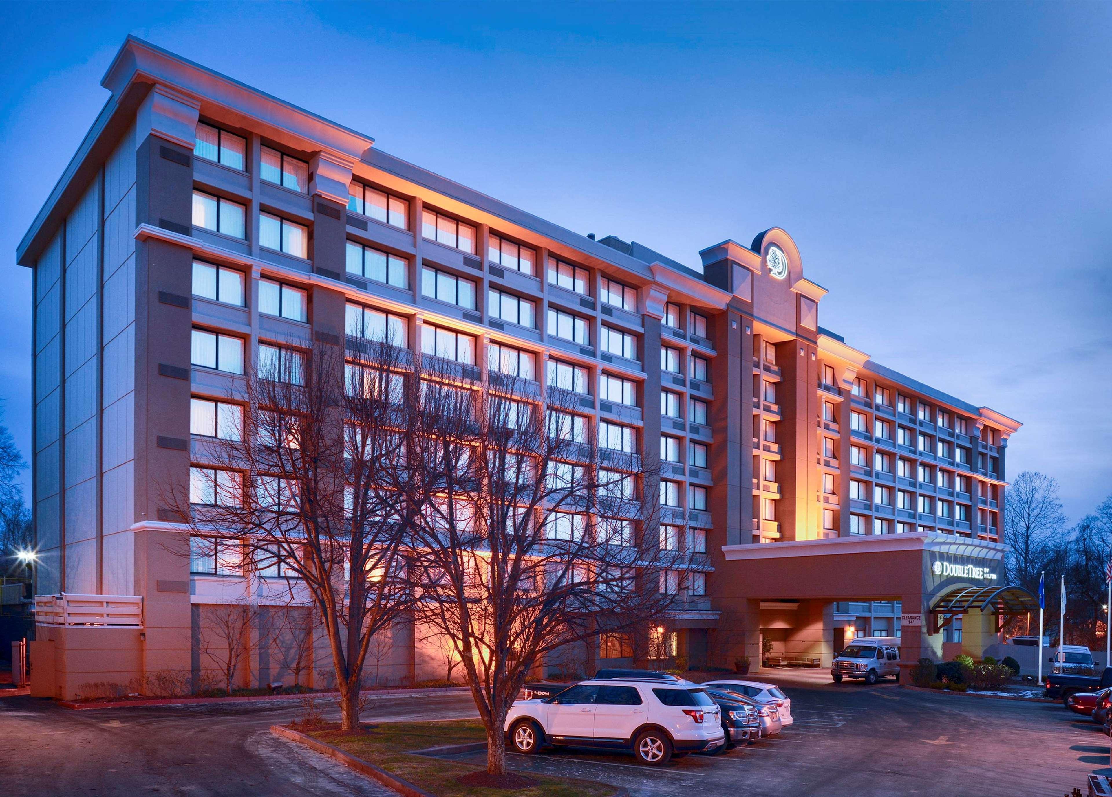 Doubletree By Hilton Norwalk Hotel Buitenkant foto