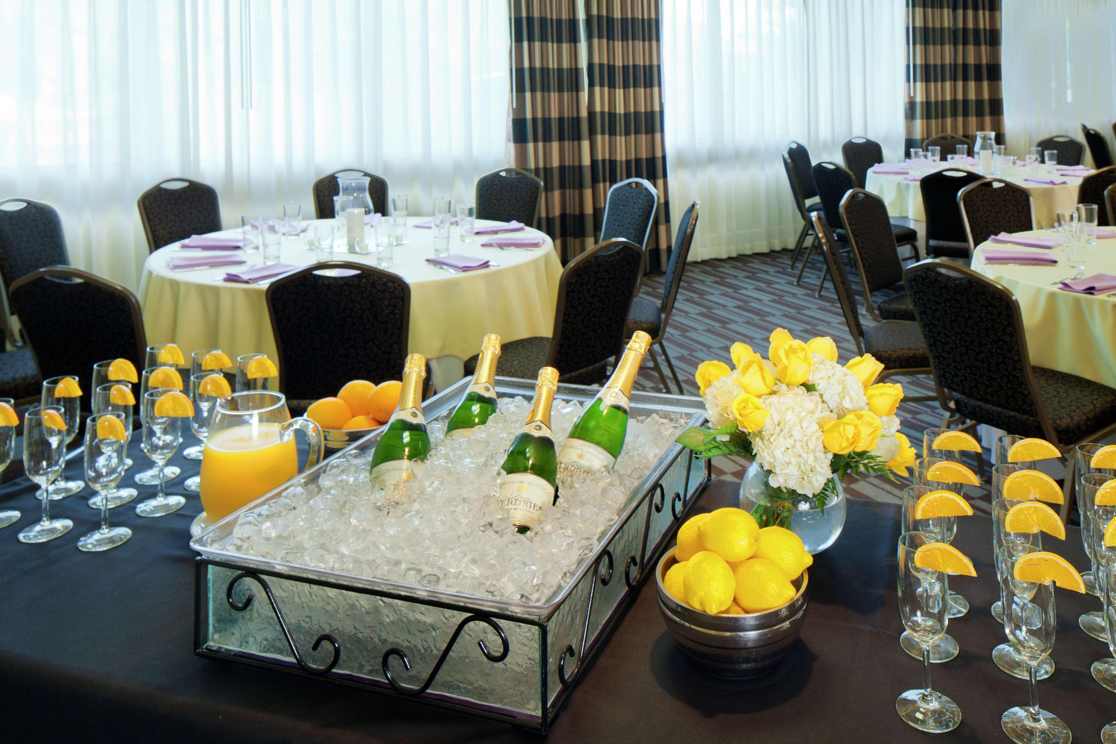Doubletree By Hilton Norwalk Hotel Restaurant foto
