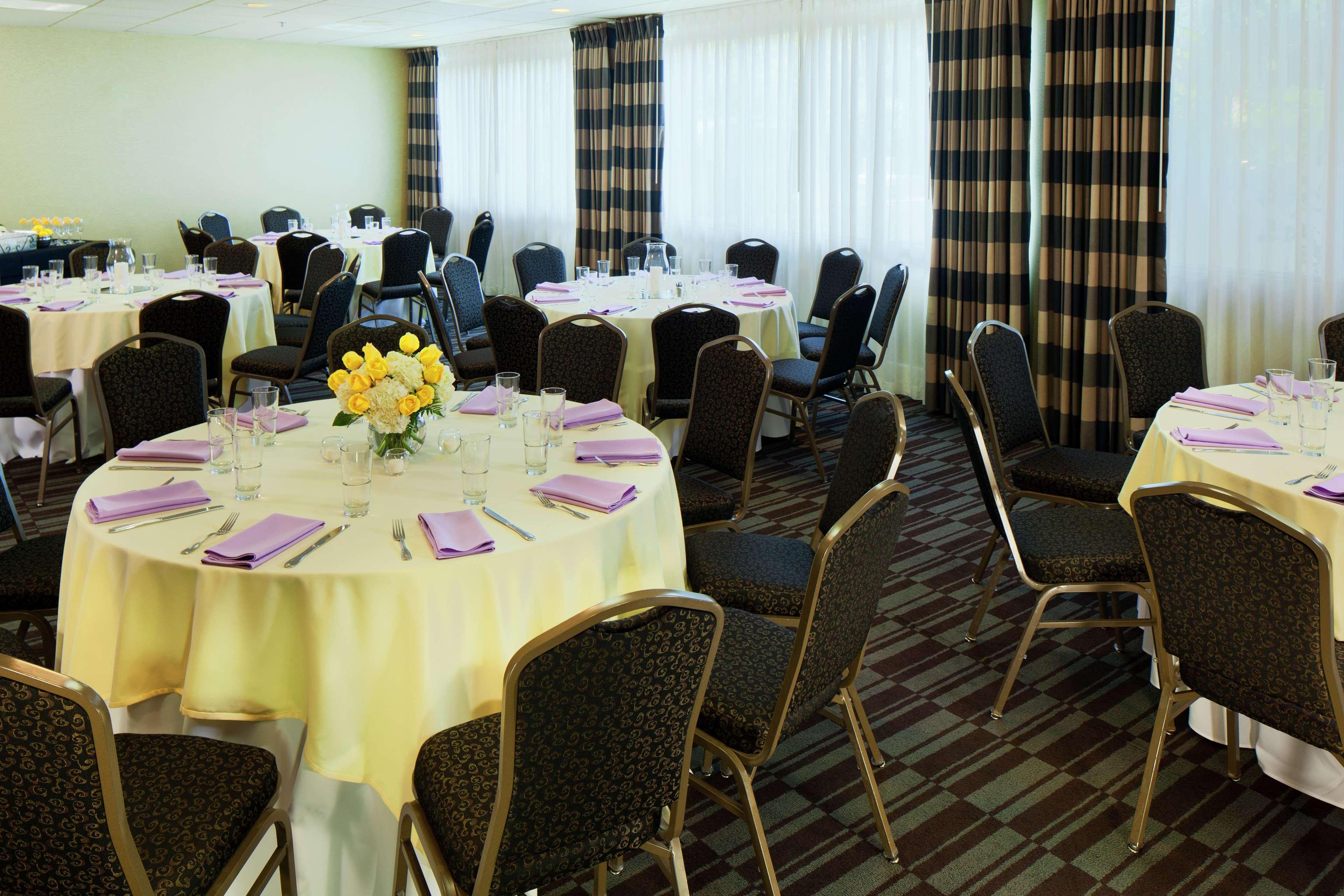 Doubletree By Hilton Norwalk Hotel Restaurant foto