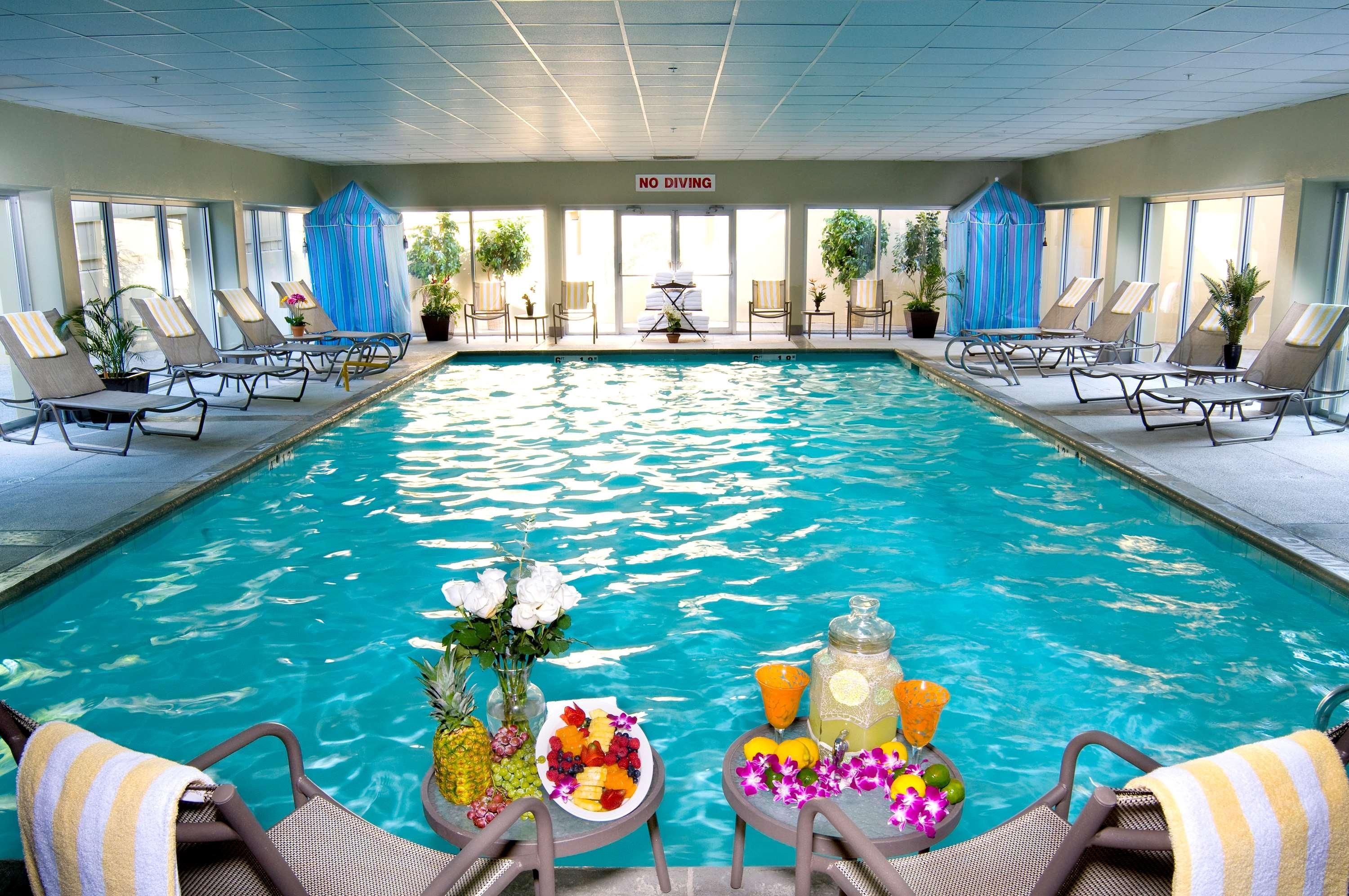Doubletree By Hilton Norwalk Hotel Buitenkant foto