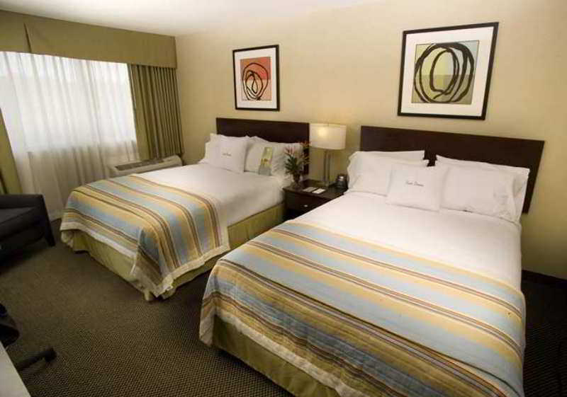 Doubletree By Hilton Norwalk Hotel Kamer foto